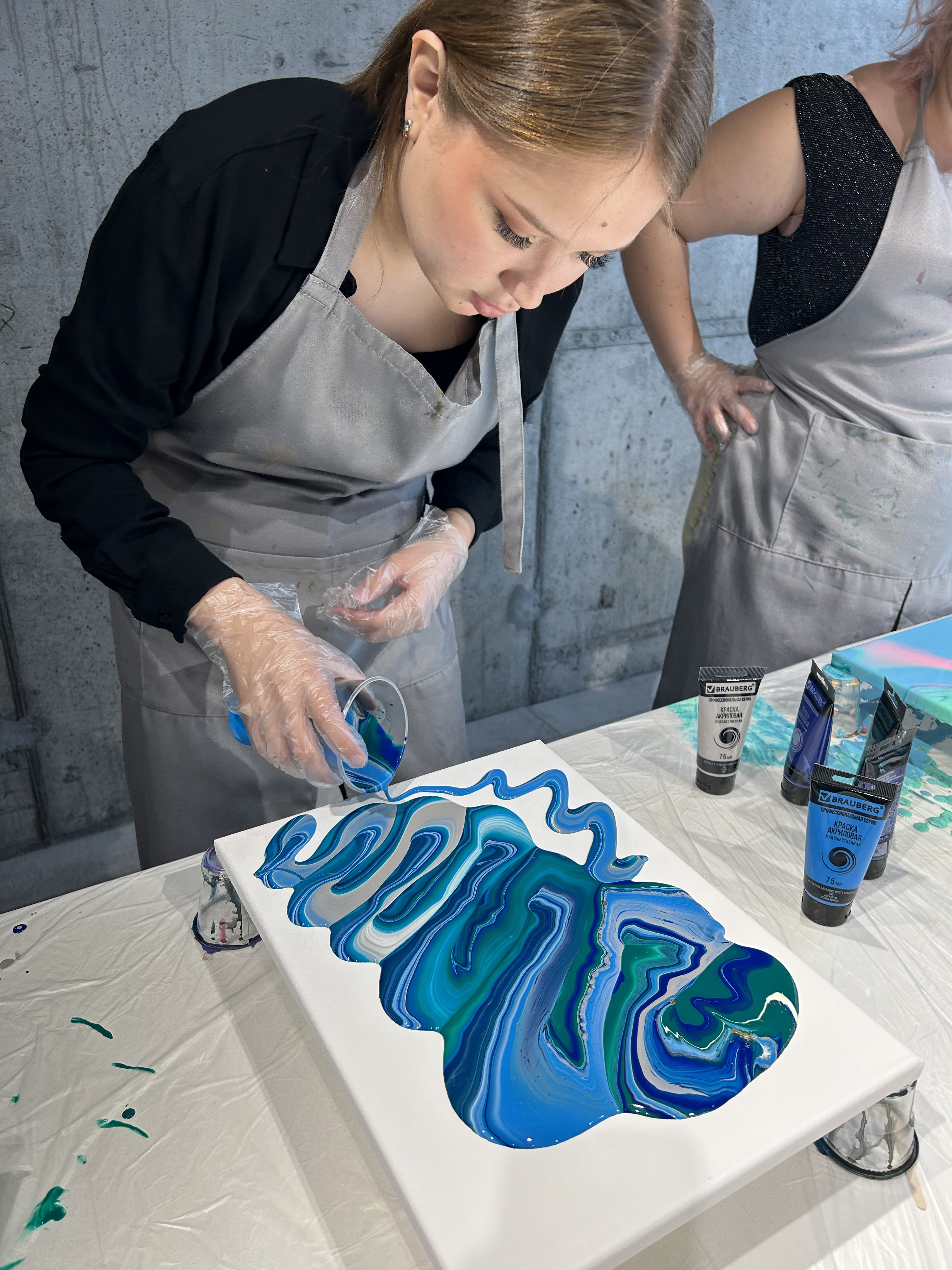 Живопись в технике флюид-арт