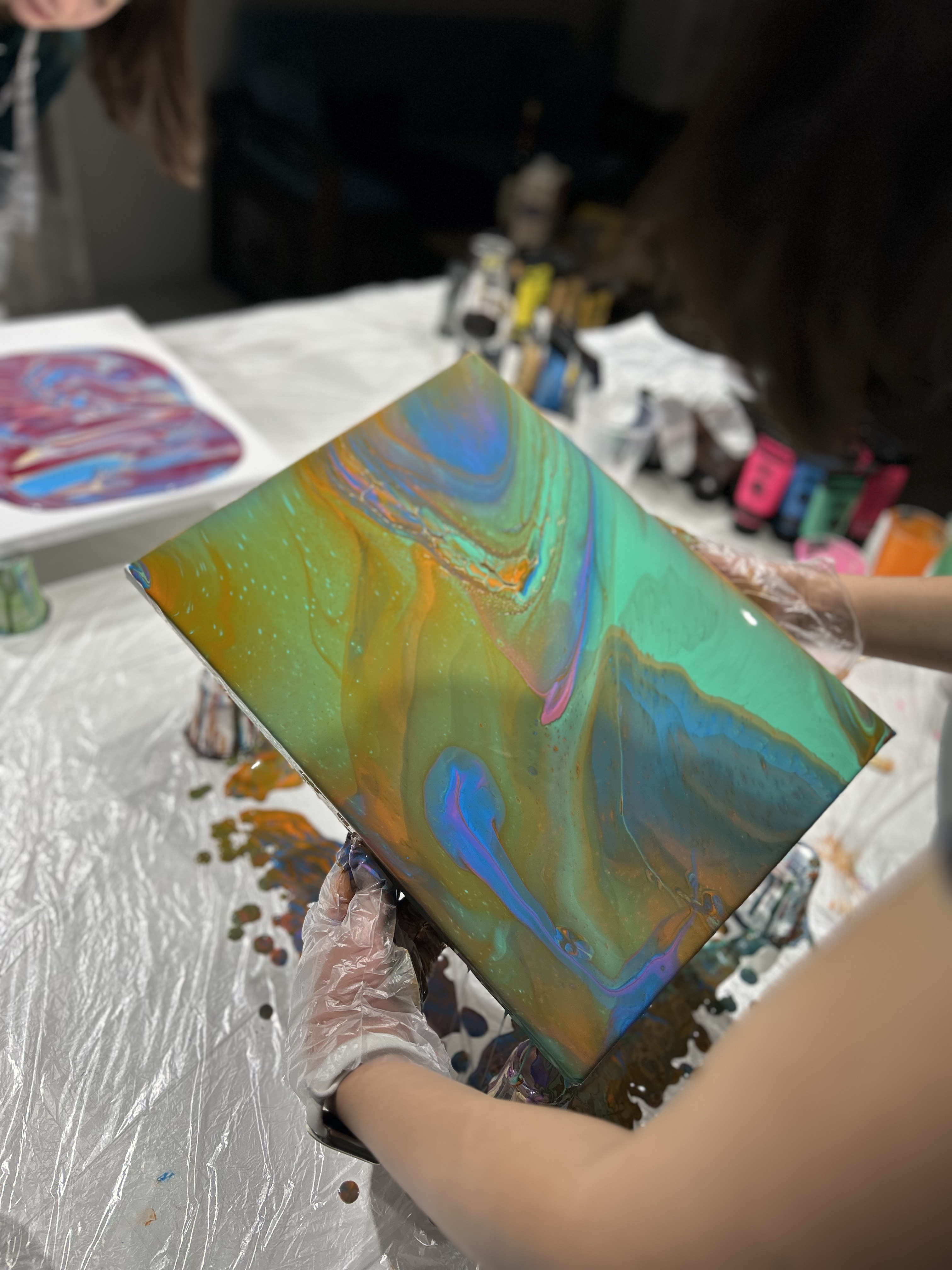 Живопись в технике флюид-арт